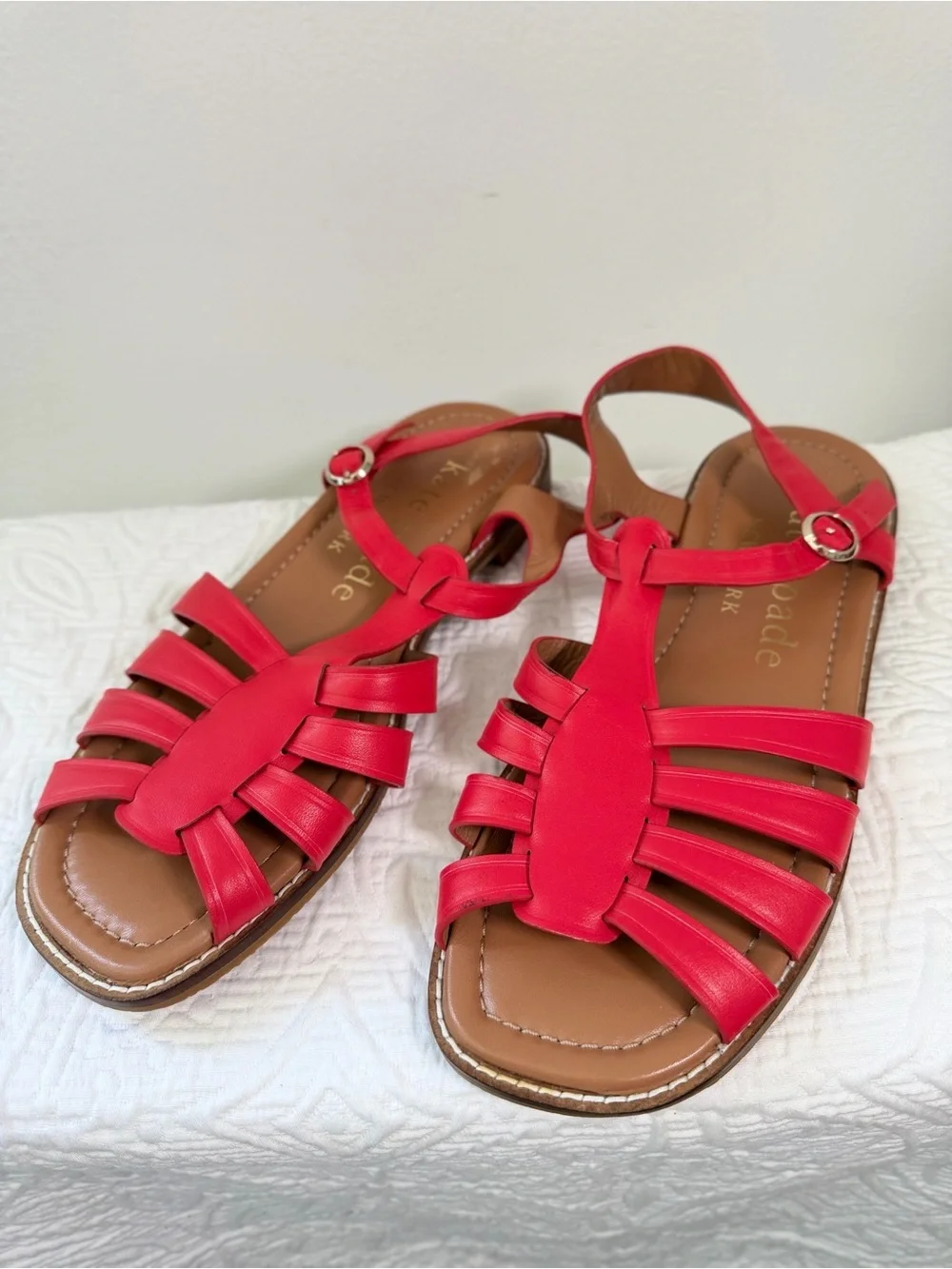 Kate Spade New York Wonder Neon Pink Flat Sandals NWOB 8